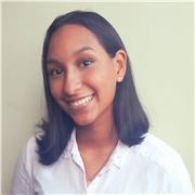 Maestra auxiliar de inglés para niños y adolescentes